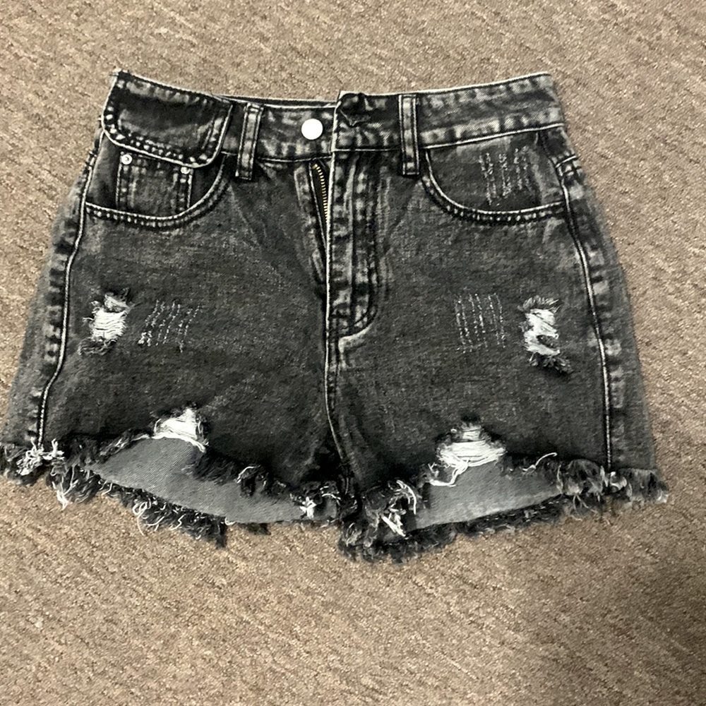 Sz 4 Shein black distressed denim shorts